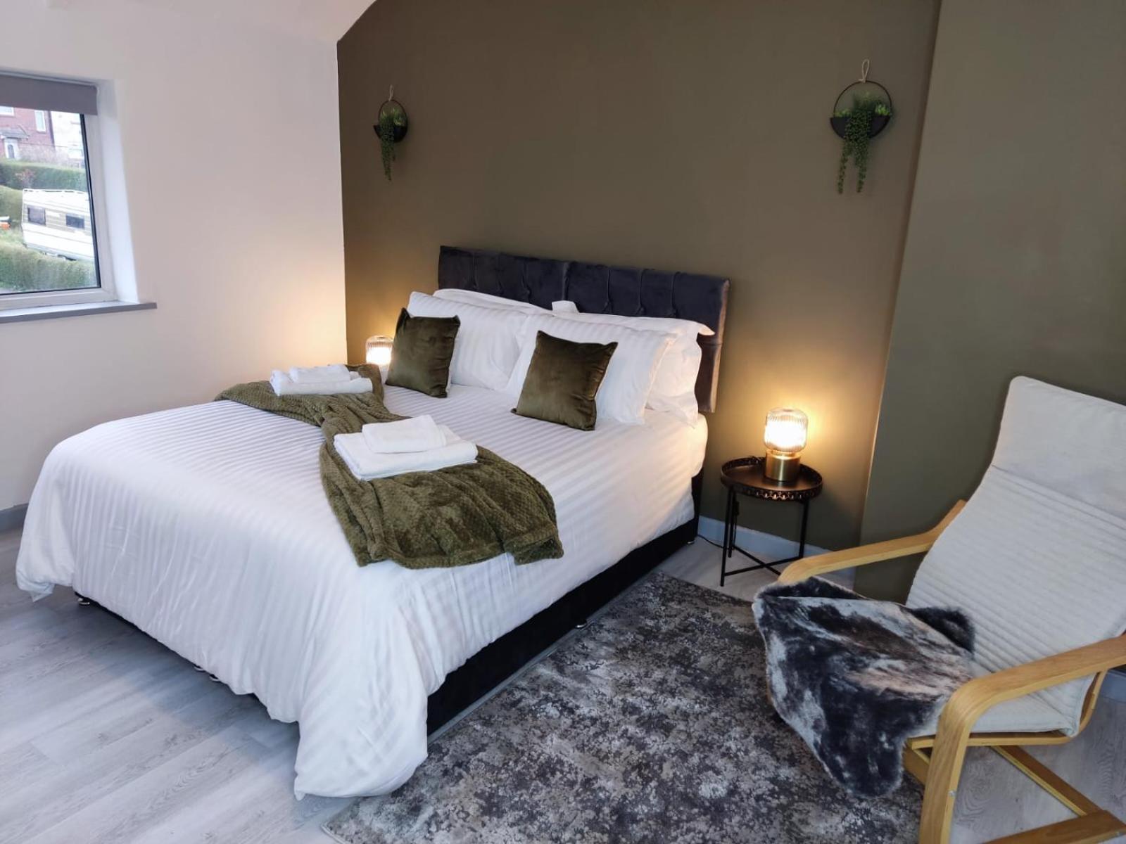 Comfortable 3 Bedrooms Leeds Beach House - Ideal For Family And Contractors - Free Parking For 2 Cars Exterior foto