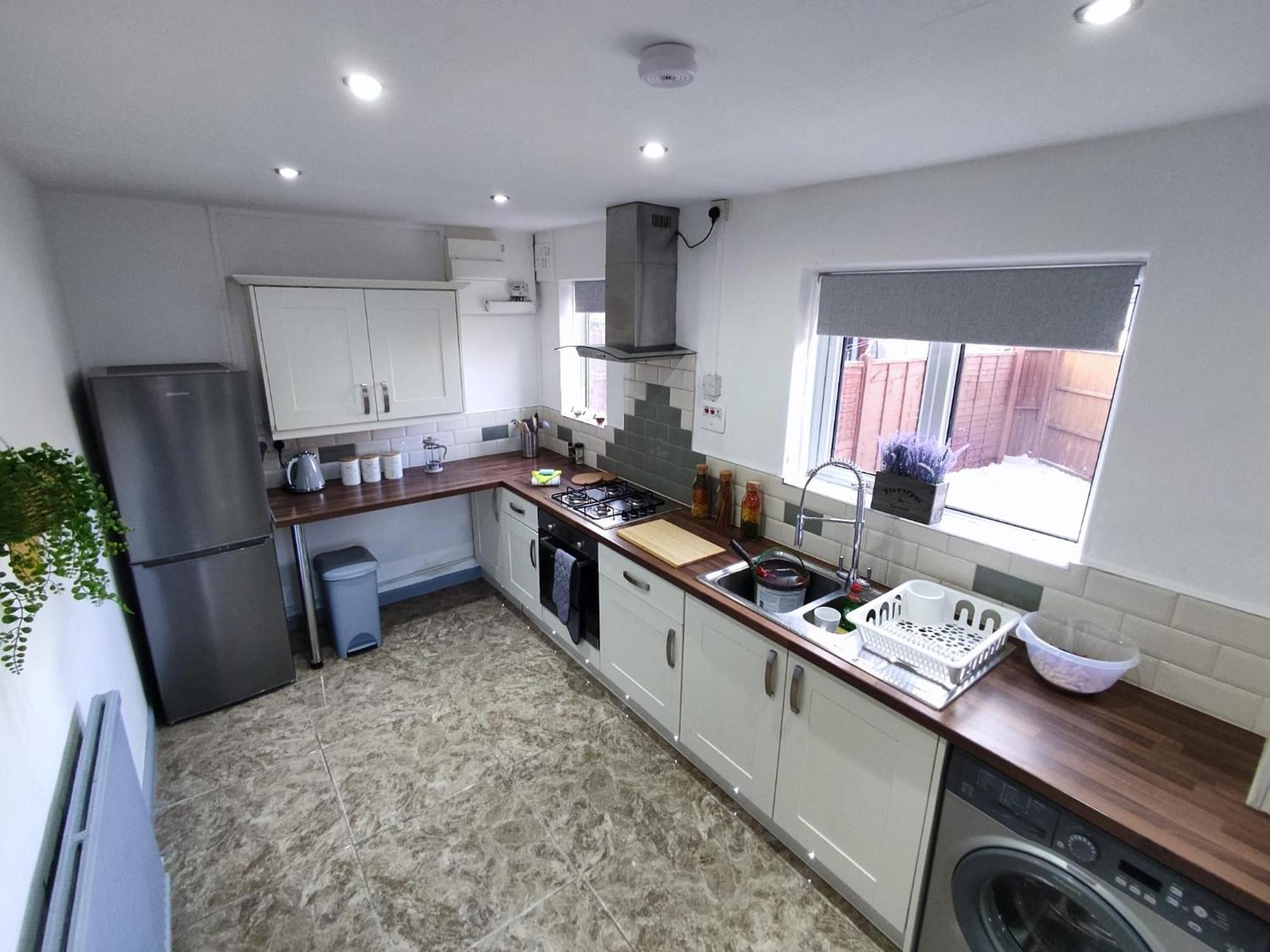 Comfortable 3 Bedrooms Leeds Beach House - Ideal For Family And Contractors - Free Parking For 2 Cars Exterior foto